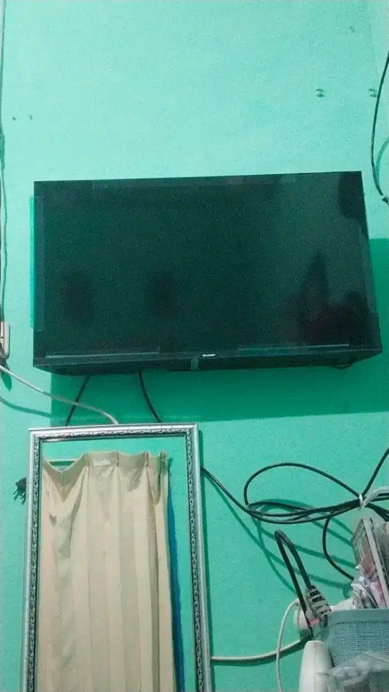 Sharp TV 32in BU