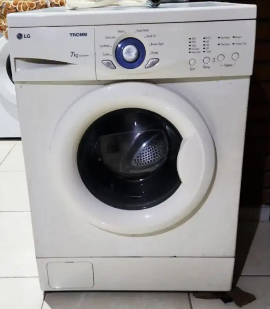 Mesincuci LG 7Kg Front Loading, Mulus mesin Halus.