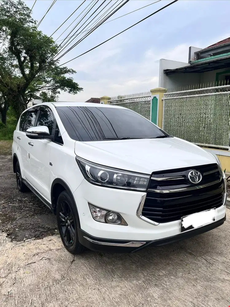 Toyota Innova Venturer AT 2017 Bensin