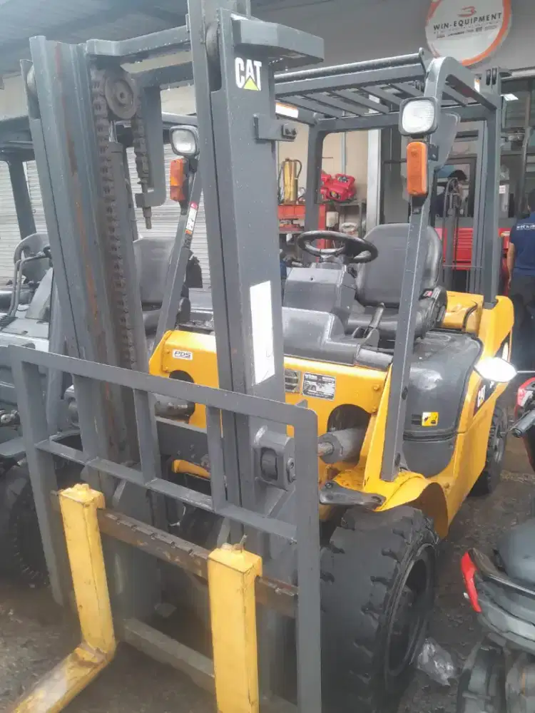 Forklift Caterpillar 3 Ton,Manual,Tiang 3 Meter,Mesin S4S,Tahun 2018