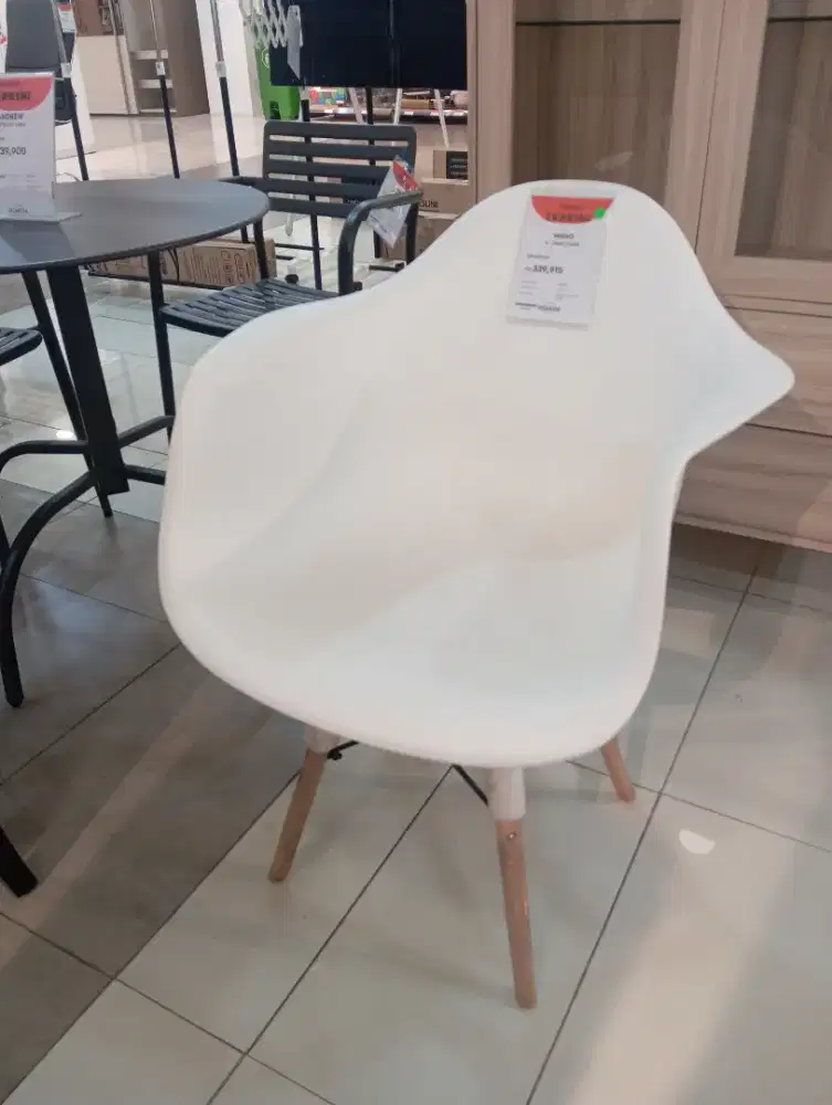 Kursi makan/santai MIDAG