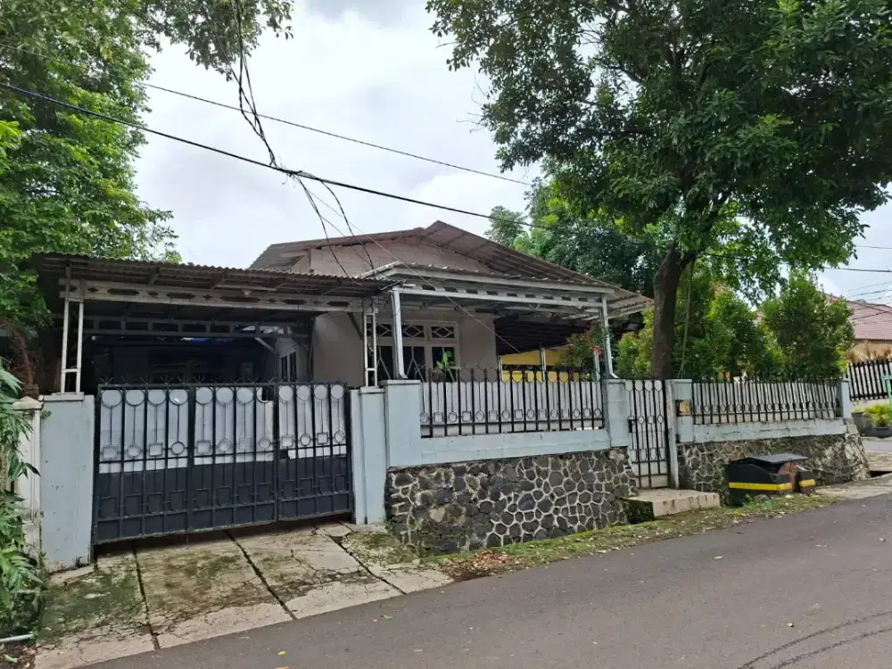 Rumah huk, strategis, bebas banjir, lingkungan bersih dan aman