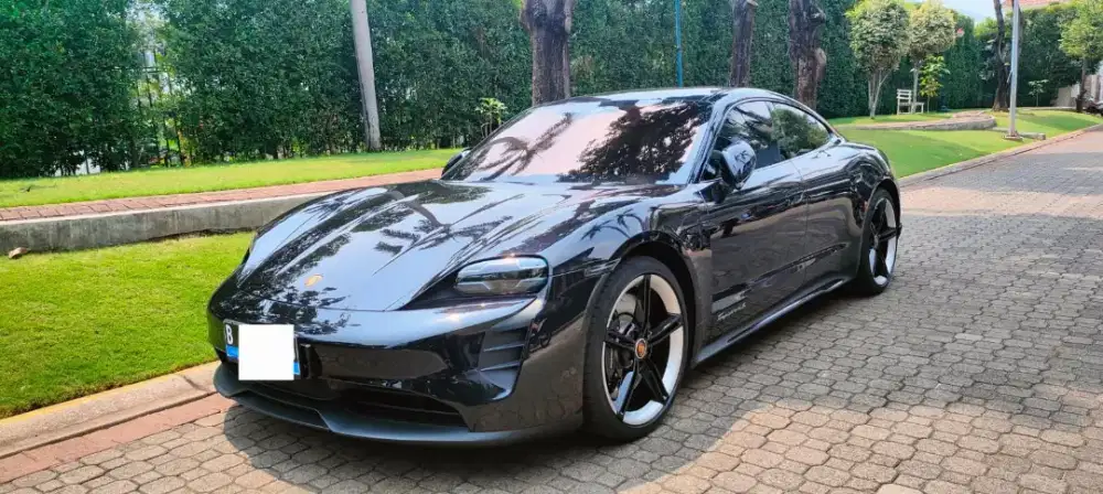 Porsche Taycan 2022