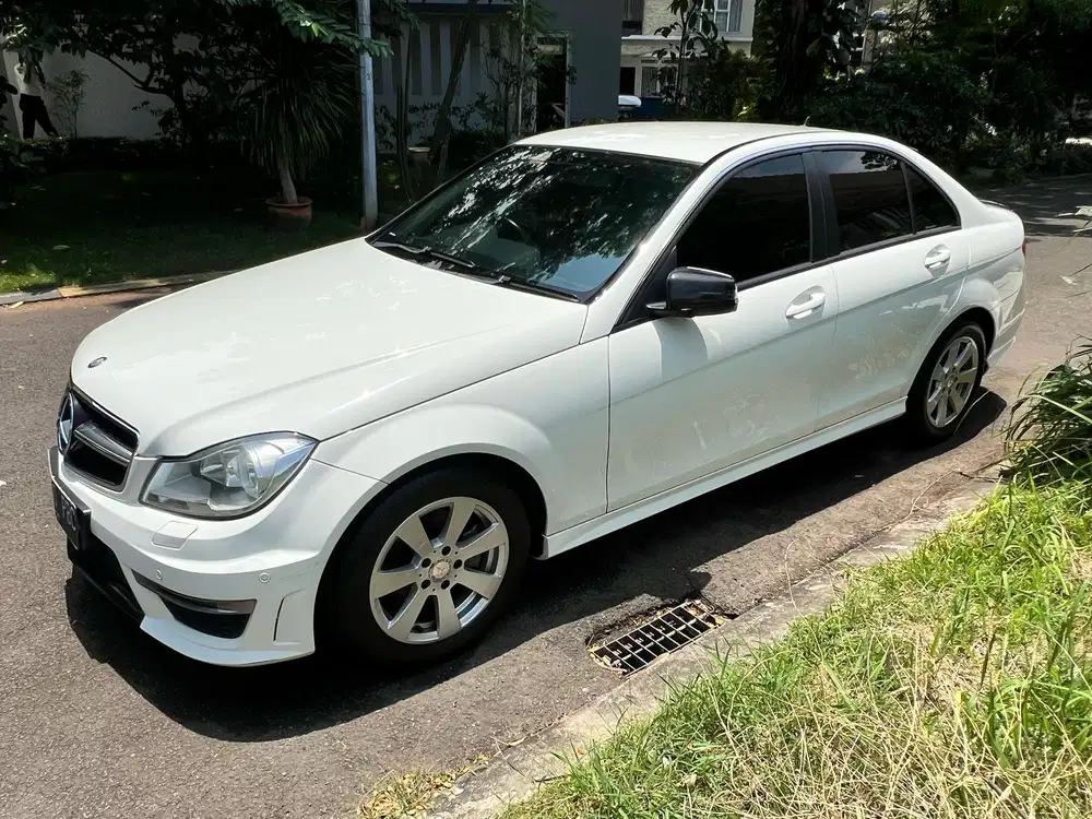 Mercedes Benz Mercy C200 CGI AT CKD 2012  LOW KM Terawat Modif C63 AMG
