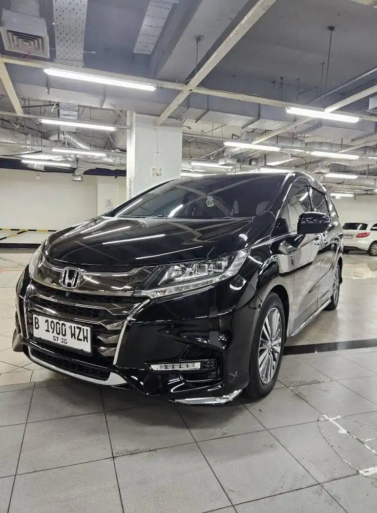 Honda Odyssey Prestige 2020 AT Hitam