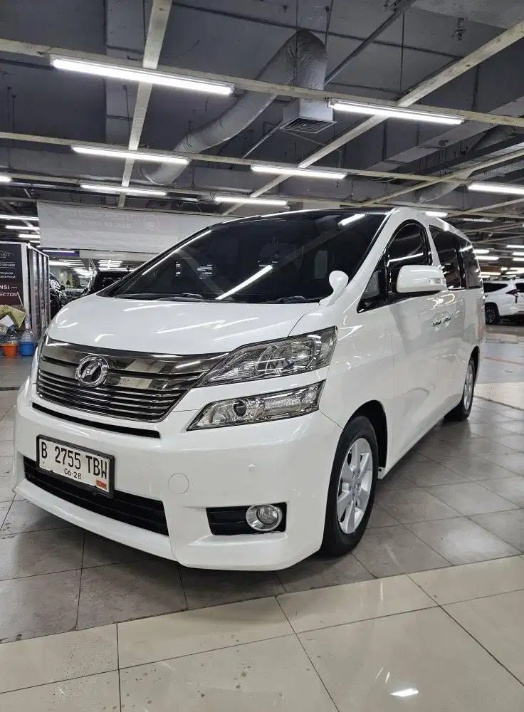 Toyota Vellfire Z 2013 AT Putih
