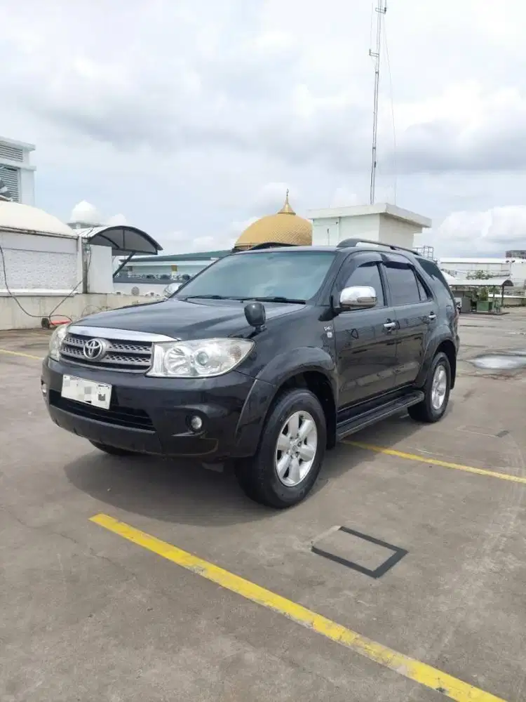 TOYOTA FORTUNER DIESEL at 2011