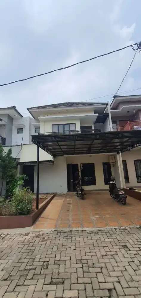 Dijual Rumah Cipayung Jakarta Timur
( dlm cluster / komplek)