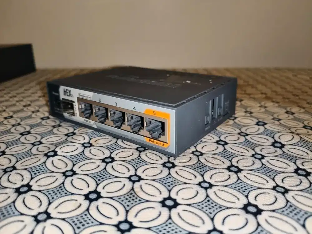 MikroTik hEX S RB760iGS – Gigabit Router 5 Port + SFP – Normal Mulus