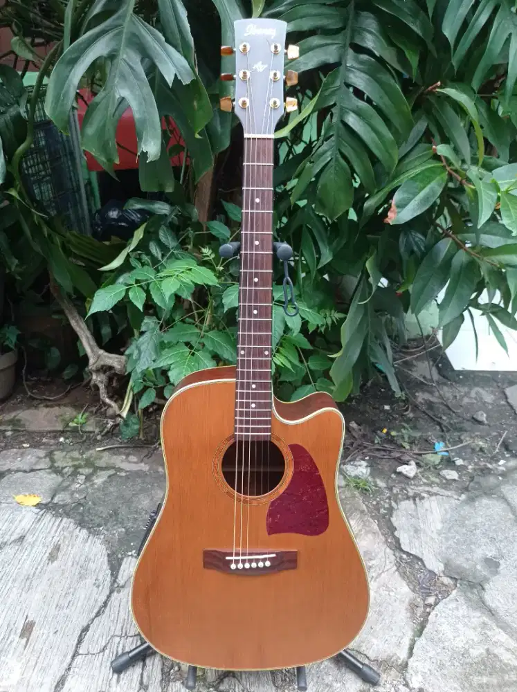 Gitar akustik elektrik cutaway  ibanez artwood AW15ECE- LG