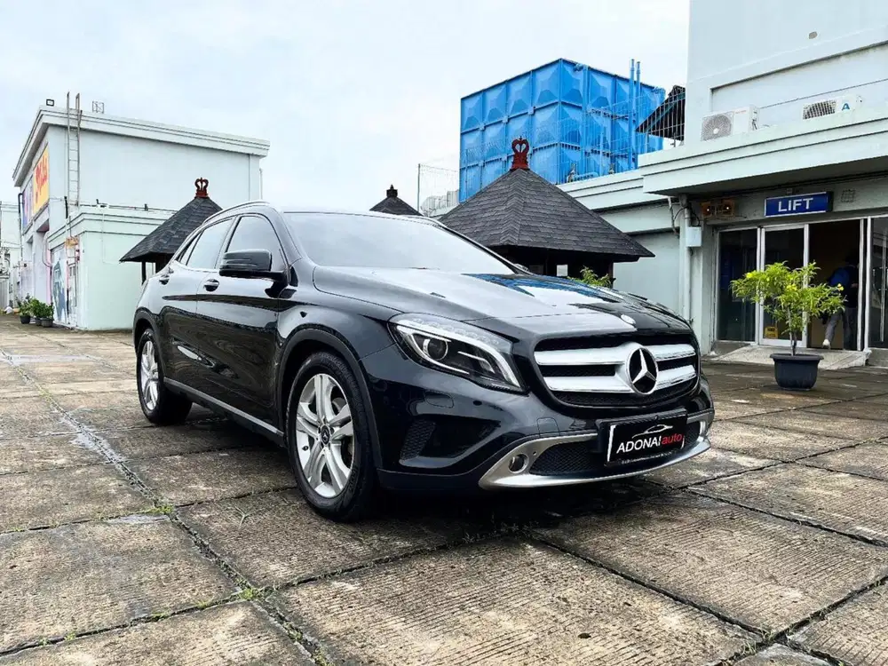 MERCEDES BENZ GLA 200 URBAN 1.6 AT 2015