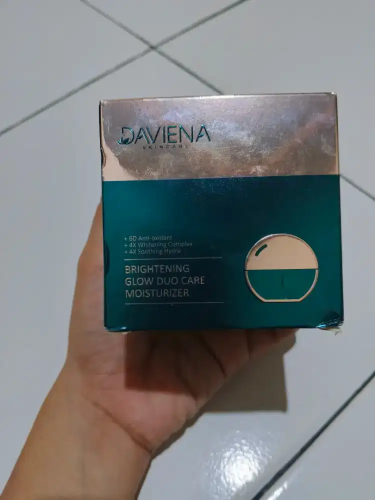 Moisturizer (Skincare)