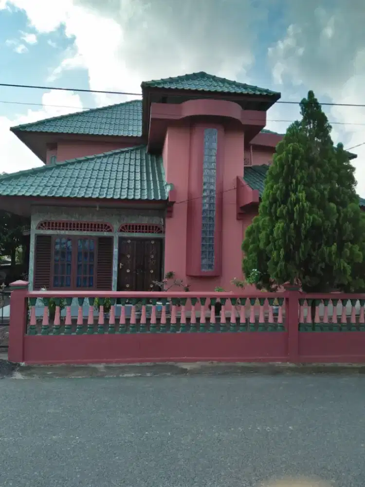 Dijual rumah 2 lantai