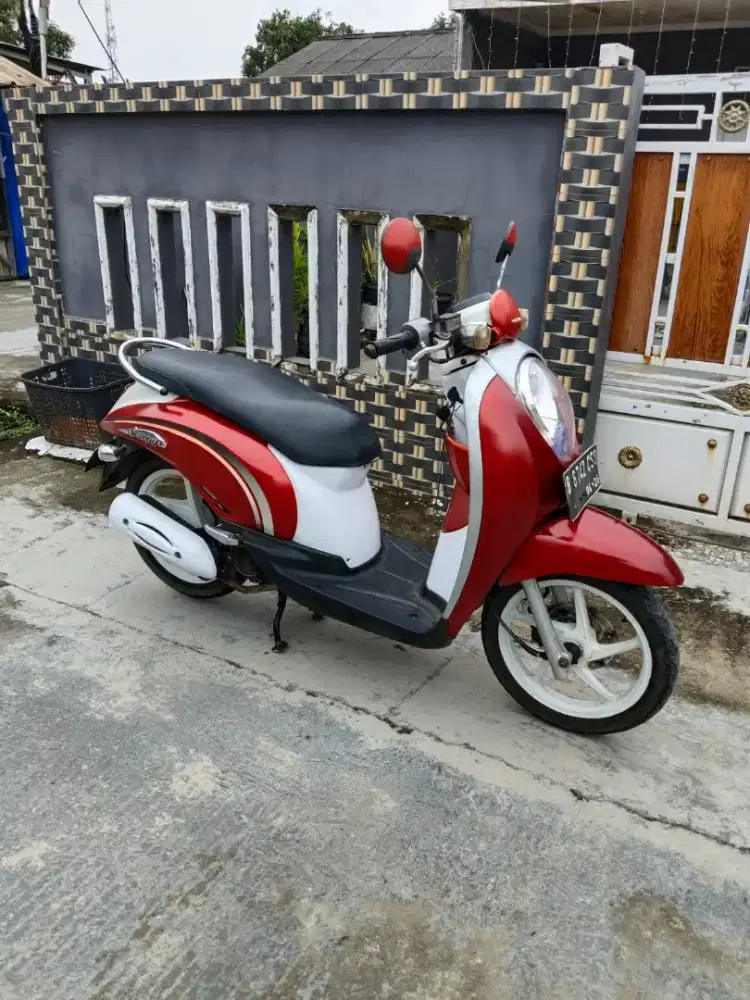 Honda Scoopy tahun 2011 mesin halus siap pakai di Tangerang