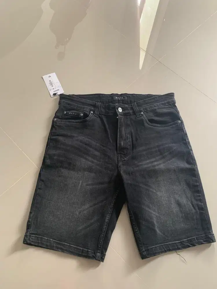 Celana short denim eldove ukuran xxl (35/36)