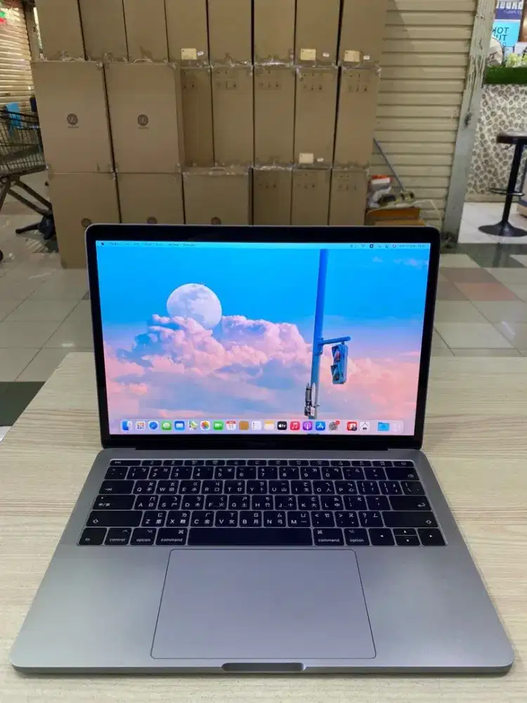 Apple MacBook pro 13 inch 2017 core i5