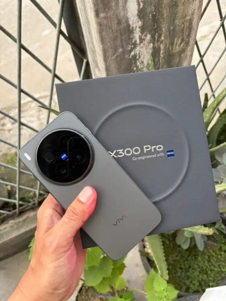 Vivo X300 Pro 5G Zeiss 16/512 Garansi Resmi November 2026