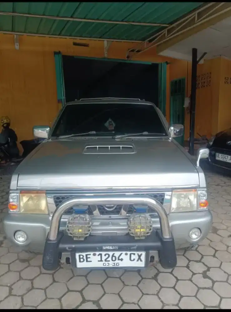 Nissan terano spirit S2