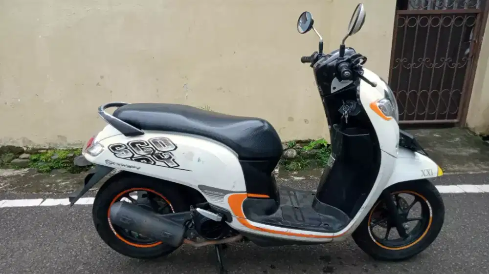 di jual cepat mau mudik Honda Scoopy New Sporty ISS Thn 2017 putih