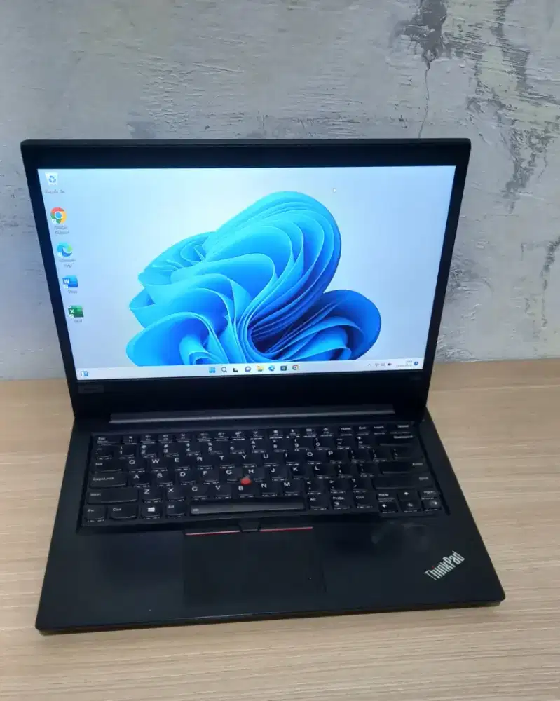 Lenovo ThinkPad E490 Core i7 - 8565U