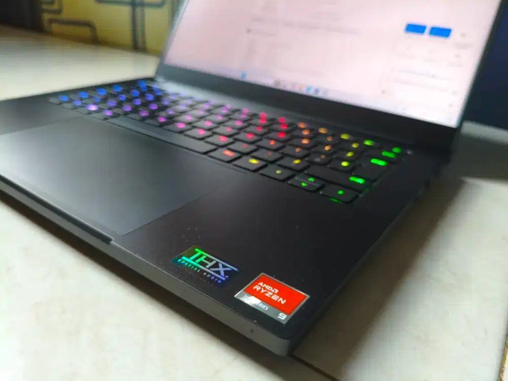 Razer Blade 14 RTX 4070 laptop gaming not rog msi omen acer