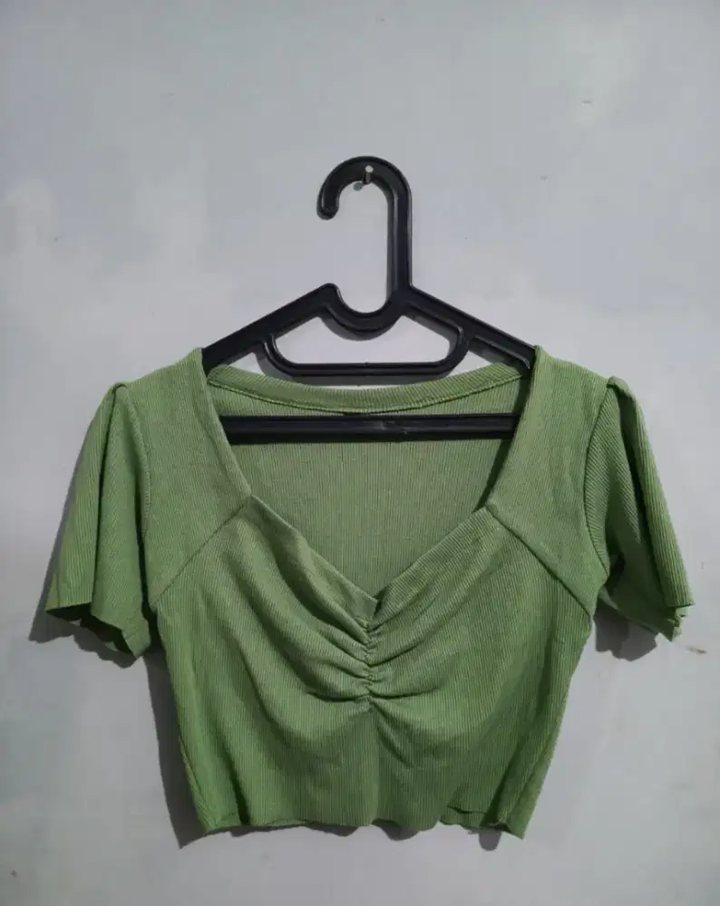 Baju crop top sage