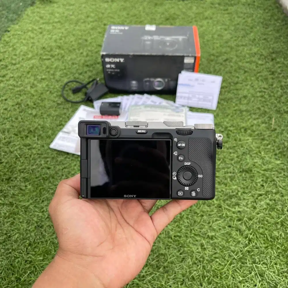 Mirrorless Sony A7C bo bo fullset dus box like new