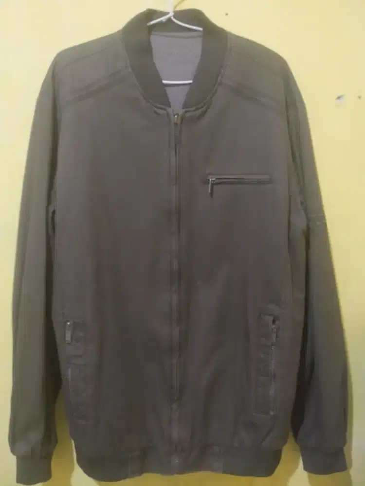 Jual jaket kondisi masih bagus dr pertama beli blm di pakai ukuran XXL