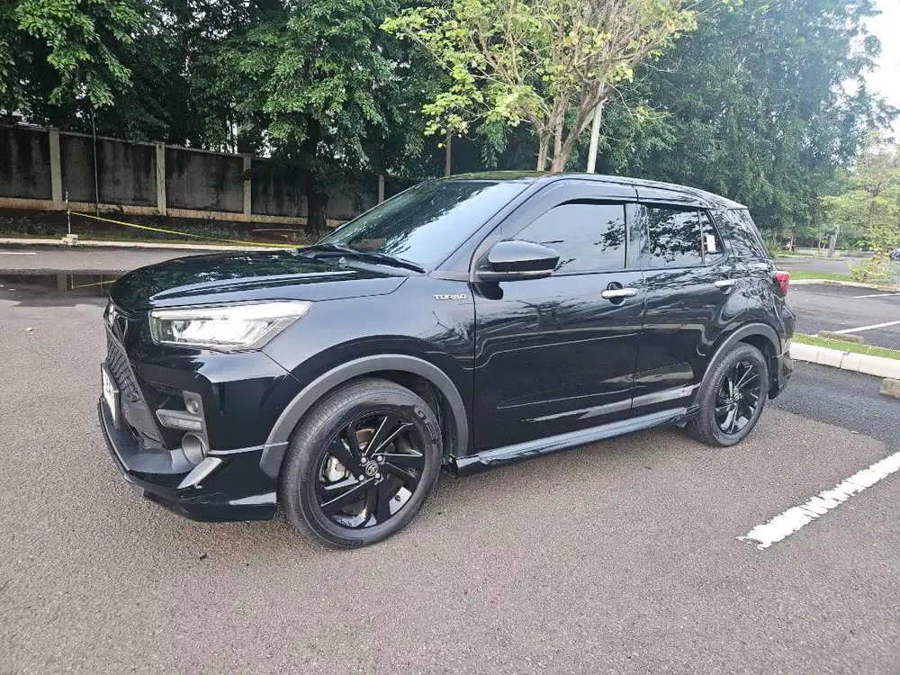 TOYOTA RAZE 1.0 TURBO GR SPORT AT HITAM 2023 MULUS TANGAN PERTAMA