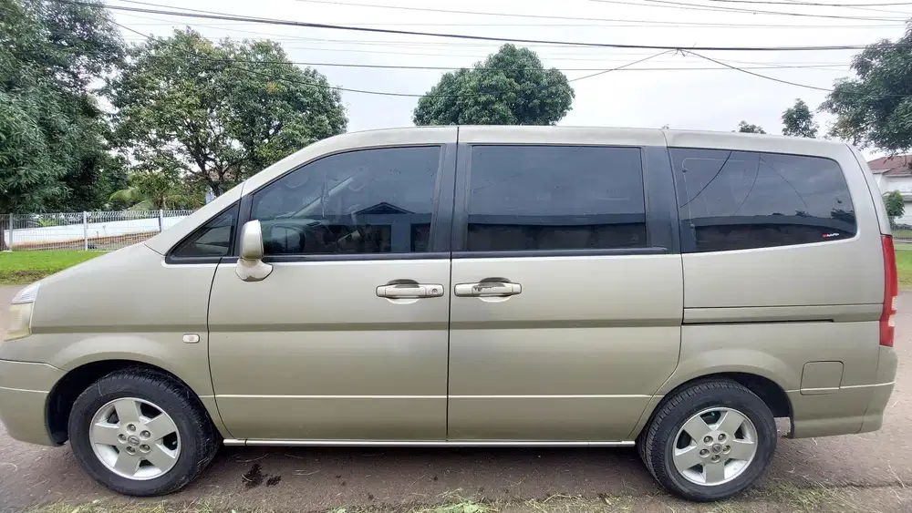 Nissan Serena 2005 Bensin