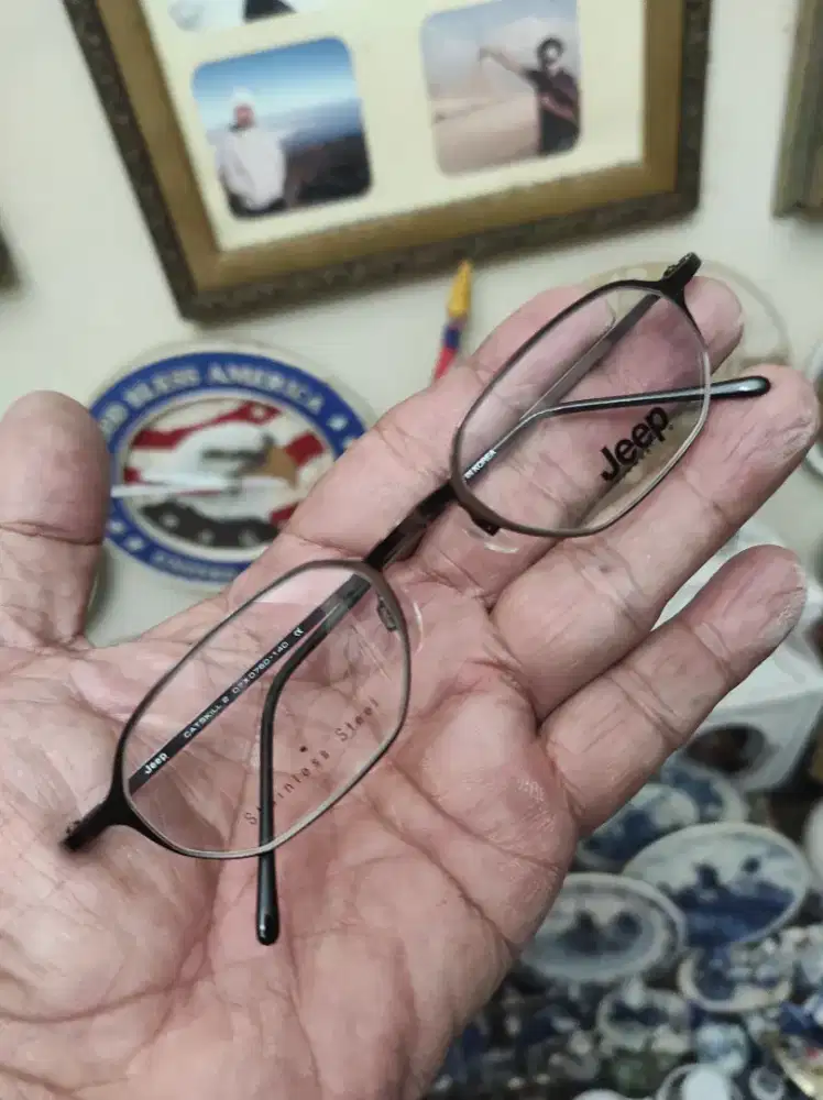 Kacamata baca merk Jeep Made in Korea orisinil ringan banget mulus