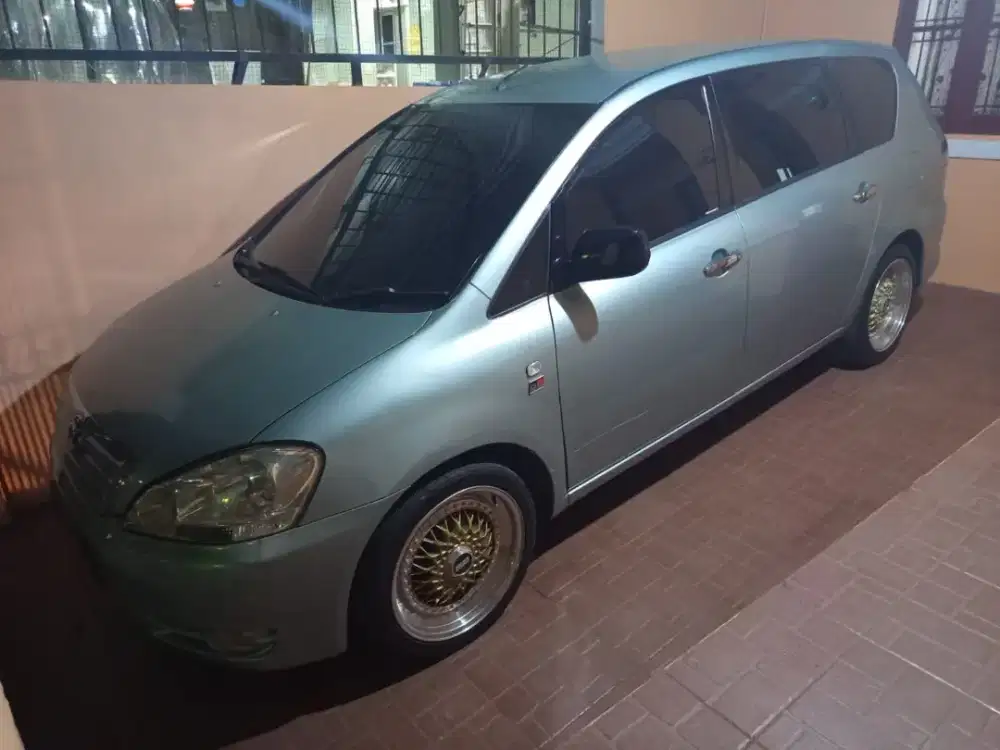 Toyota Ipsum AT 2000 mulus