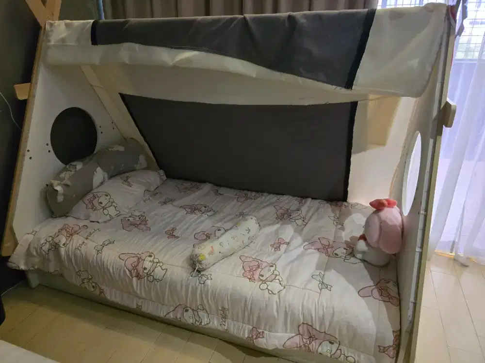 Tempat tidur anak tenda