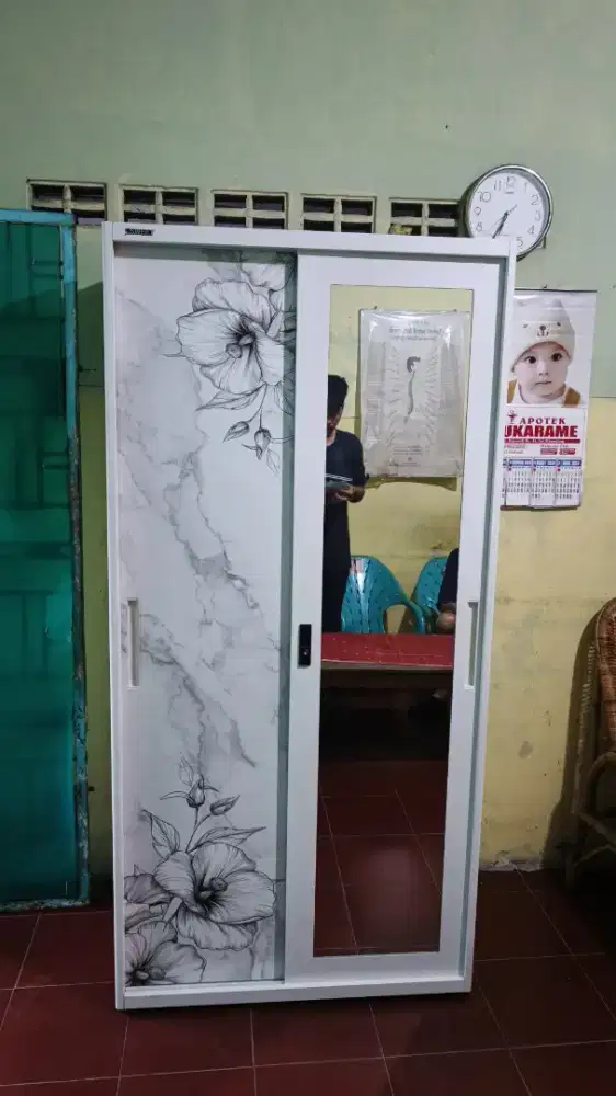 Lemari 2 Pintu Sleding Plat Besi