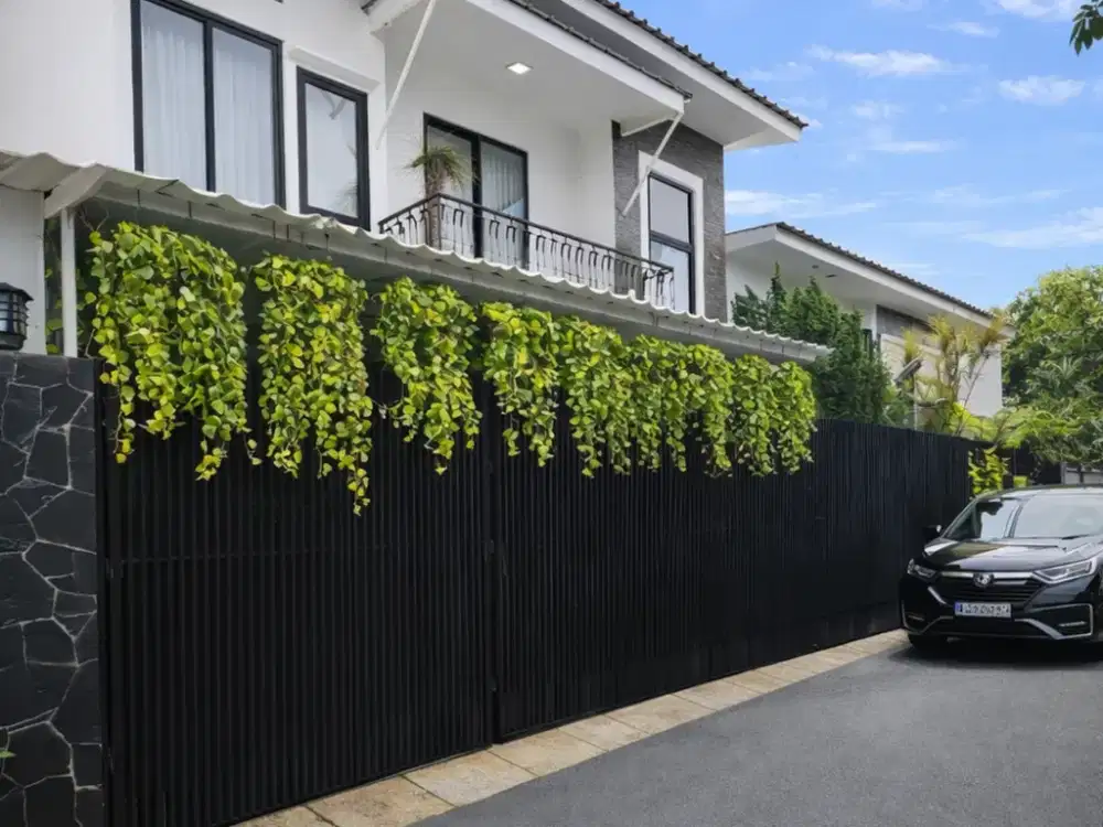 Rumah Bambu Apus, Cipayung Dijual. Komplek, Dekat Taman Mini. NEGO