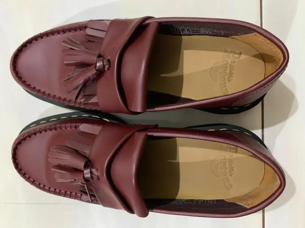 Dr Martens Adrian Smooth Yellow Stitch