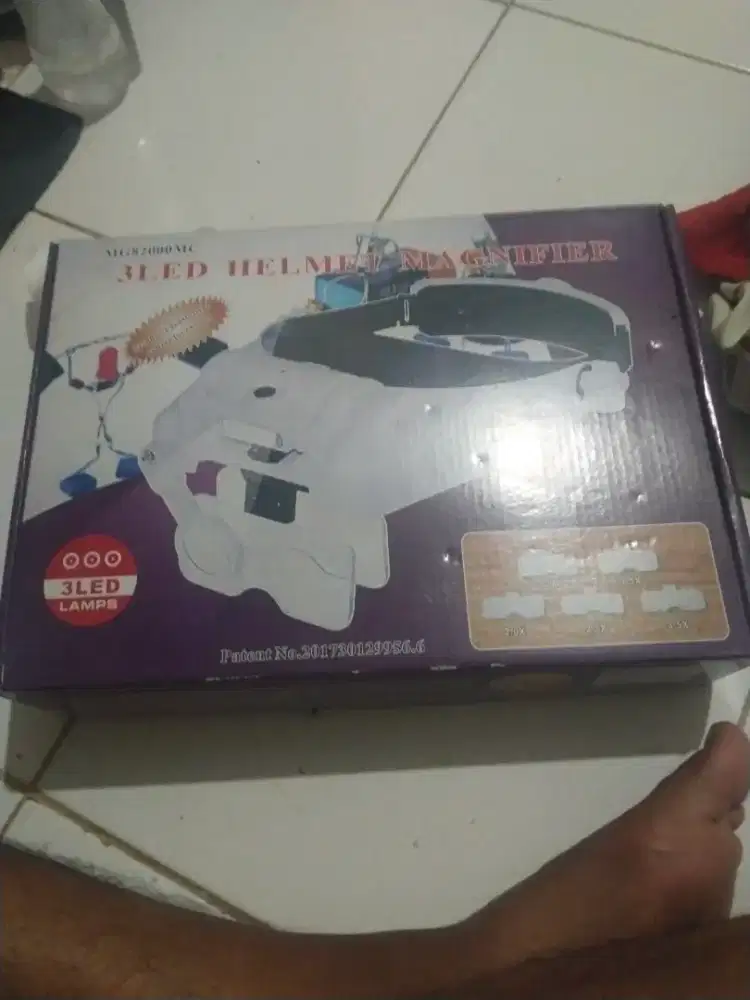 Kacamata pembesar untuk jam tangan