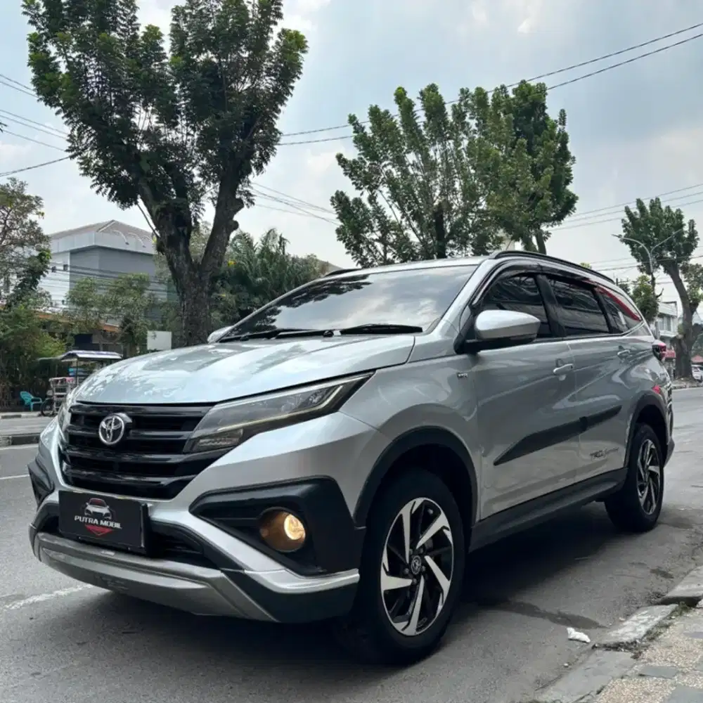 60.000km..! Toyota Rush TRD Sportivo AT 2018 Silver