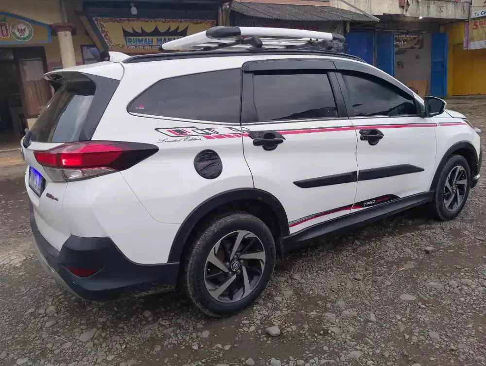 Rak atas dan tanduk Terios/rush