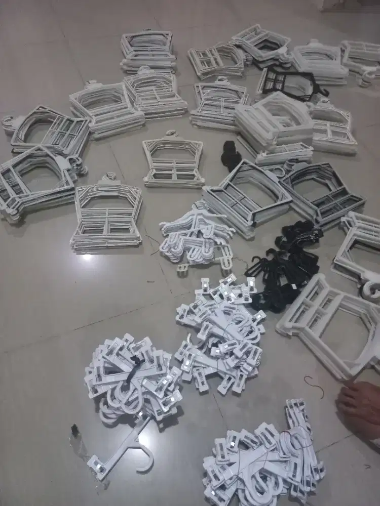 JUAL HANGER BEKAS BONGKARAN TOKO