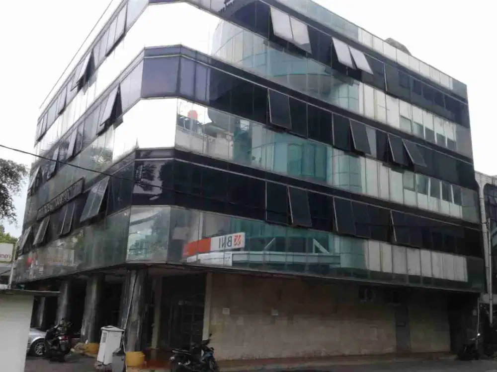 Dijual Gedung Cikini Raya untuk serious buyer only. Dijual 25% dibawah NJOP , nego sampai jadi.