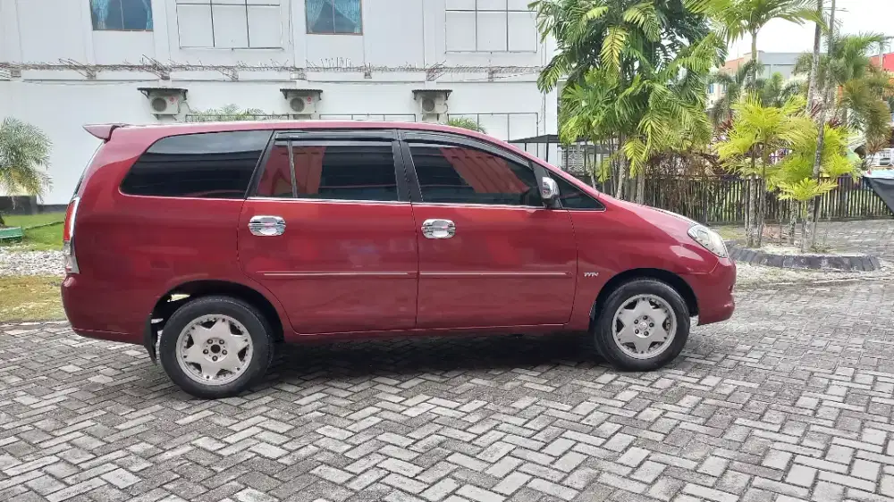 Innova matic 2005 bensin