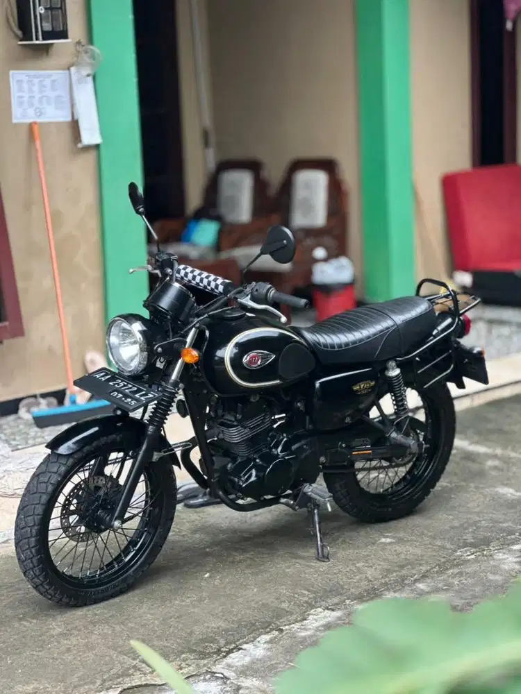 Kawasaki W 175 SE tahun 2018