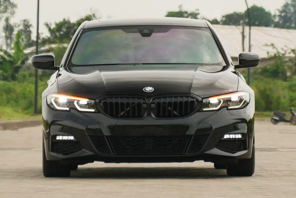 Dark Side! BMW 330i M-Sport 2022 New Model (G20) Black Low Odo!