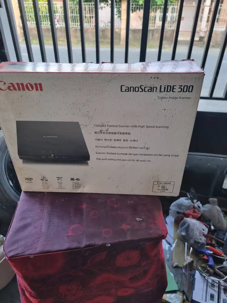 Scener Canon Lide 300