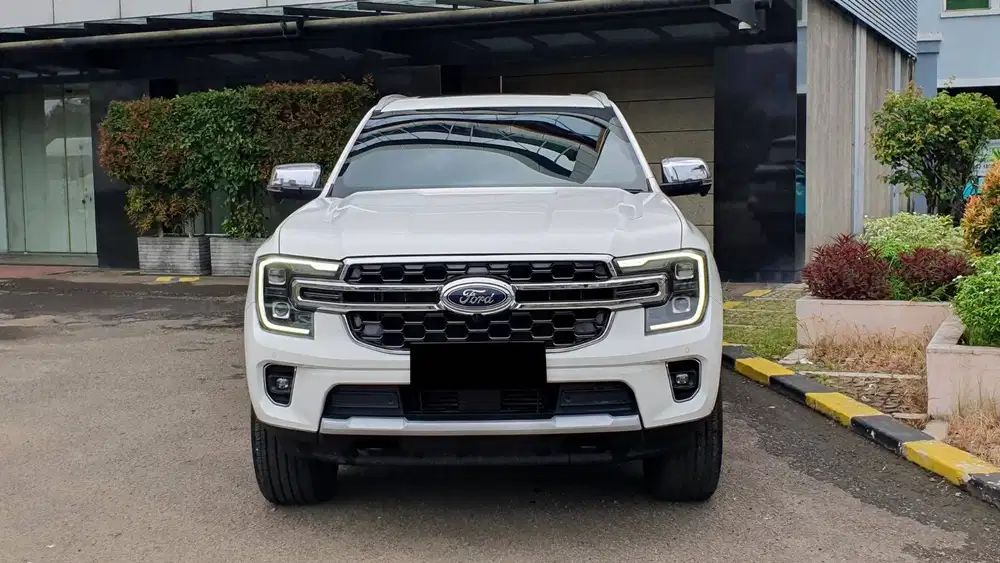 Ford Everest Titanium 2.0 Turbo 4x4 Diesel White n Brown 2024 Like New