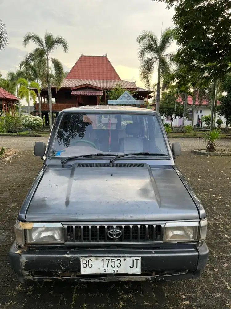 Mobil kijang super 1.8 xss