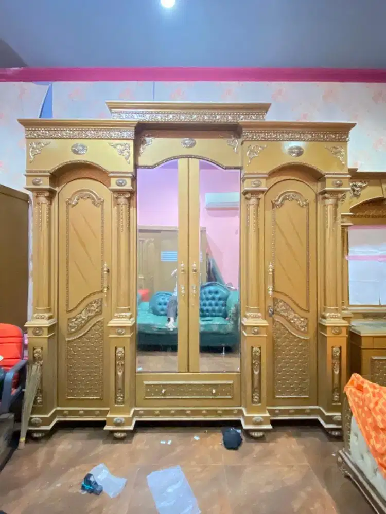 Lemari pakaian gold real kayu jati