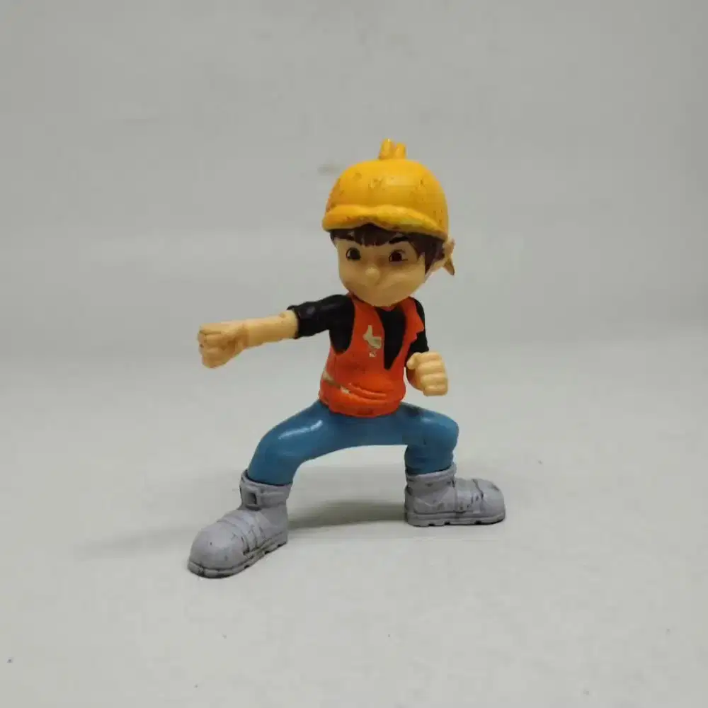 Mainan figure boiboy pose