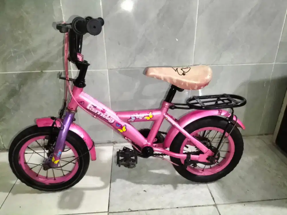 Sepeda anak ukuran 12 untuk usia 4 5 tahun kondisi normal